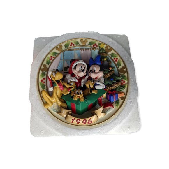 Vintage Enesco 1996 Mickey & Minnie Dated BAS Relief Plate - Picture 2 of 13